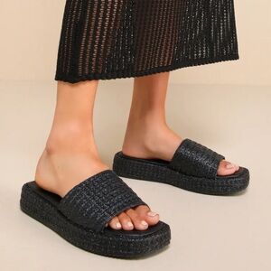 Lulu’s platform sandals